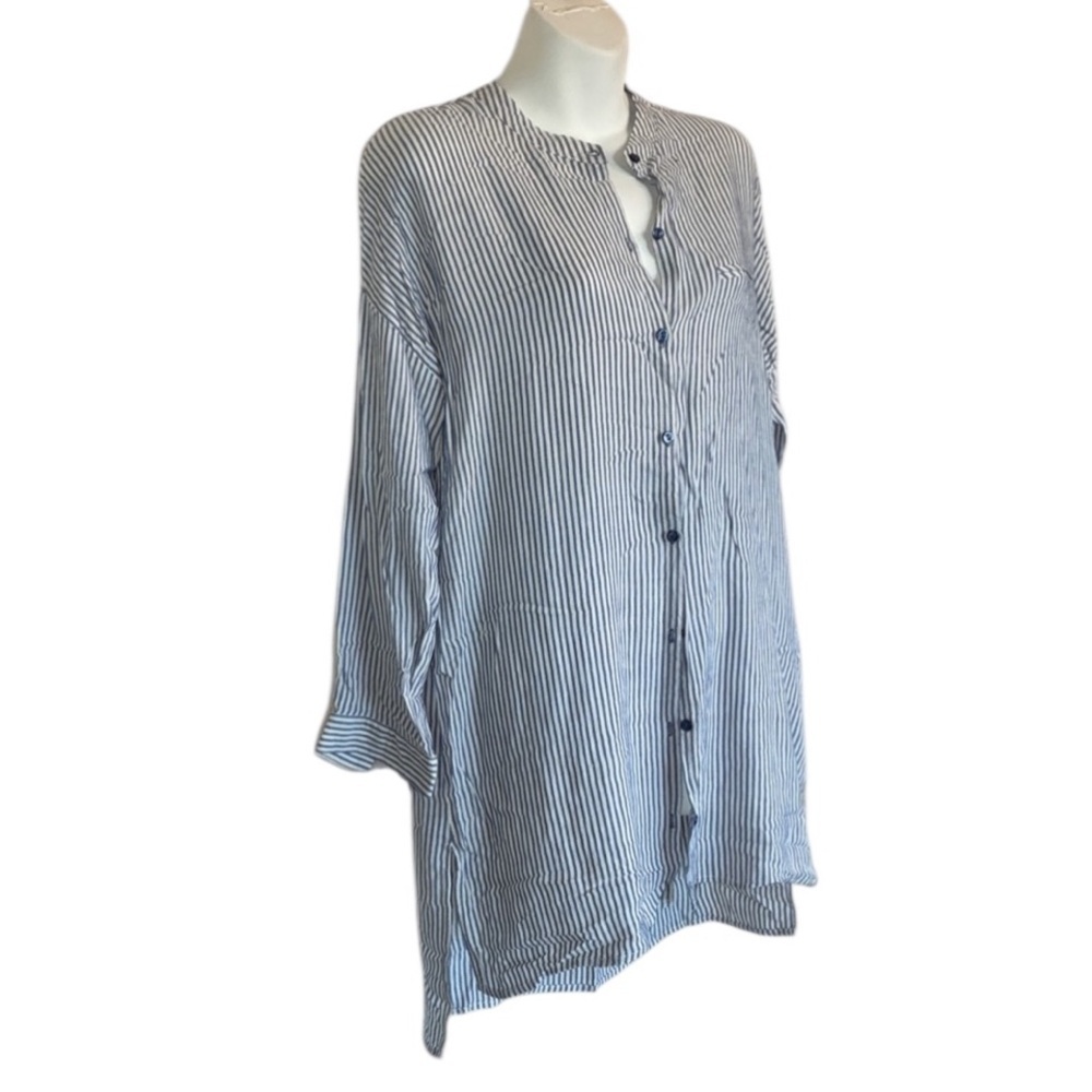 Soft Surroundings Shirt women's M Navy/White Striped Women's Button-down EUC